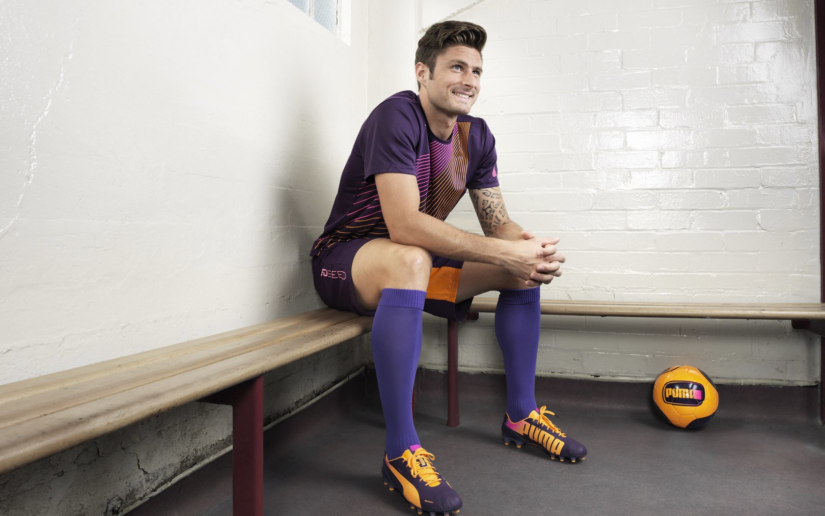 梅西迎来二十赛季高光表现，巴黎圣日耳曼球迷沸腾！